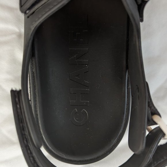 CHANEL - CC Interlocking CC Dad Sandal - Rubber - Black - EU 35 / US 5 - Picture 6 of 13